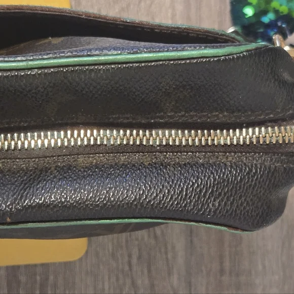 Louis Vuitton Purse Monogram - Picture 15 of 17